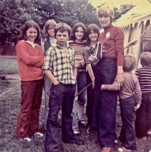 Joyce O'Hara and a group of children at the 1977 Newfoundland Folk Festival / Aidan O'Hara