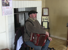 Interview : Paddy Joe Tighe, accordion, lilting, singing in English, speech in English, tin whistle
